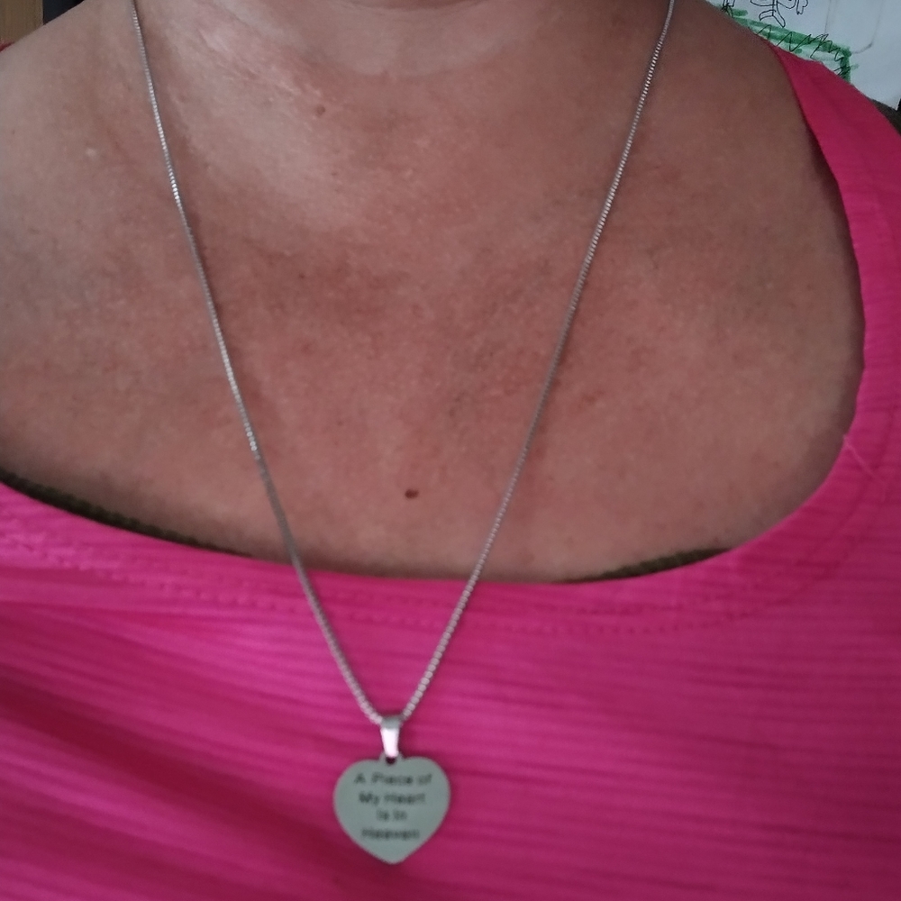 "A piece of my heart is in heaven" Necklace - Picture 12 of 12